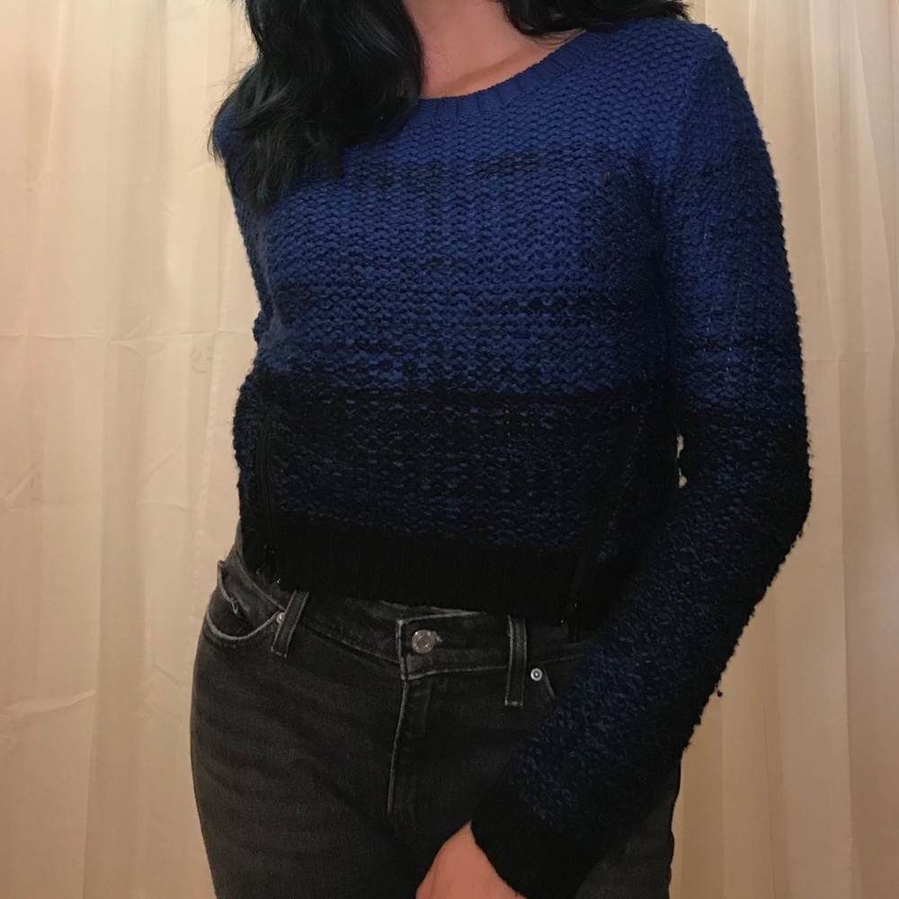 Black and blue crop cut sweater